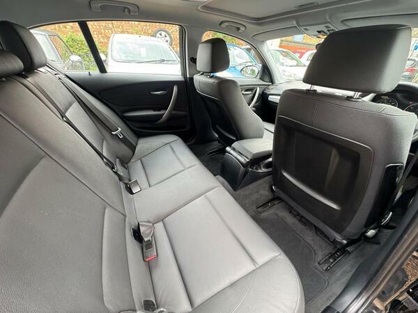 BMW 1 Series Hatchback 2.0 Blue #31