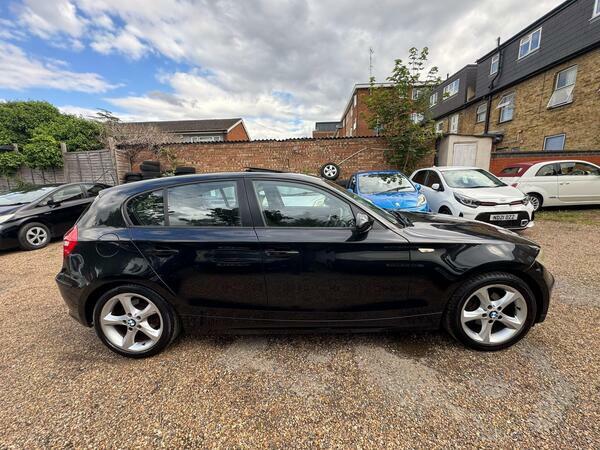 BMW 1 Series Hatchback 2.0 Blue #16