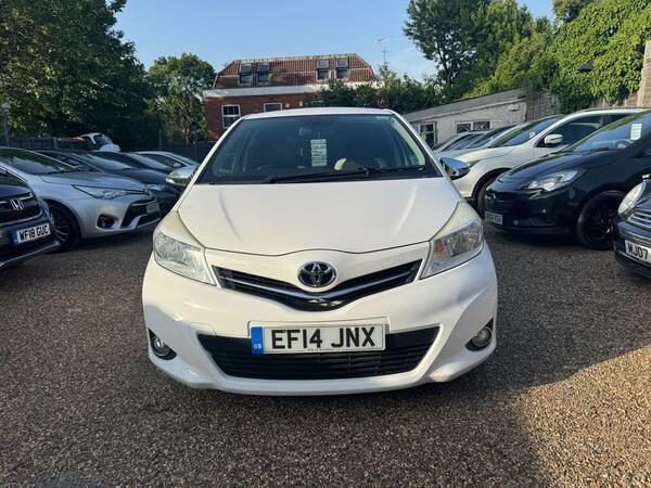 Toyota Yaris 1.33 Dual Vvt-i Trend Multidrive S Euro 5 White #3
