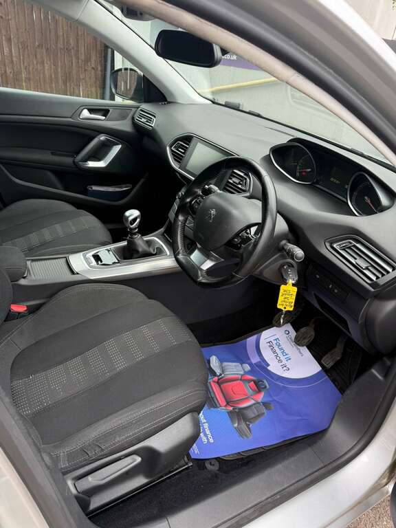 Peugeot 308 Hatchback Black #10