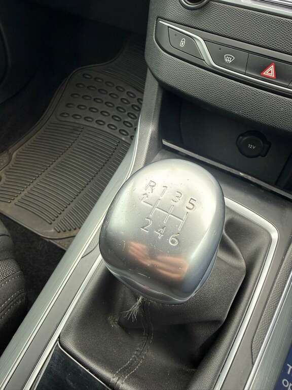 Peugeot 308 Hatchback Black #8