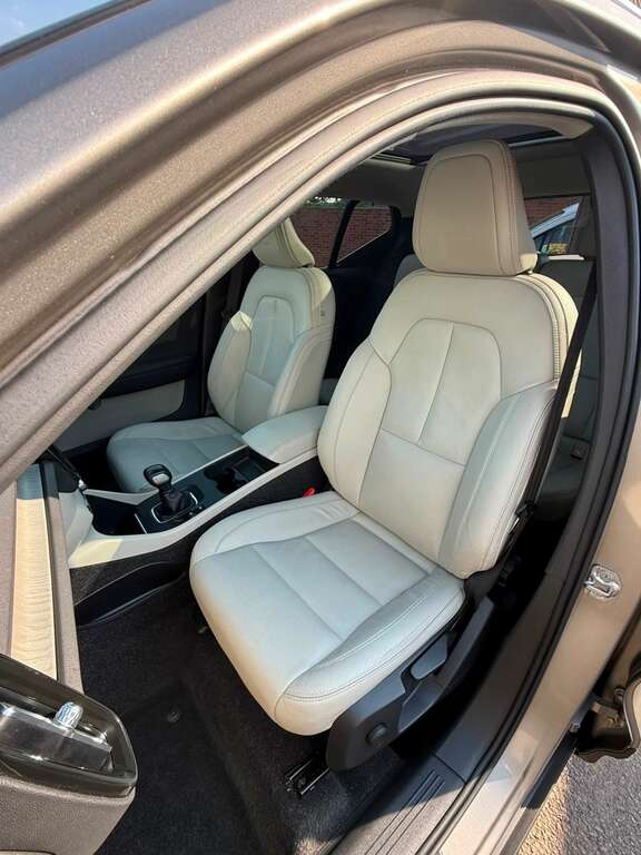 Volvo XC40 1.5 Xc40 Inscription T3 GP19OLU Grey #3