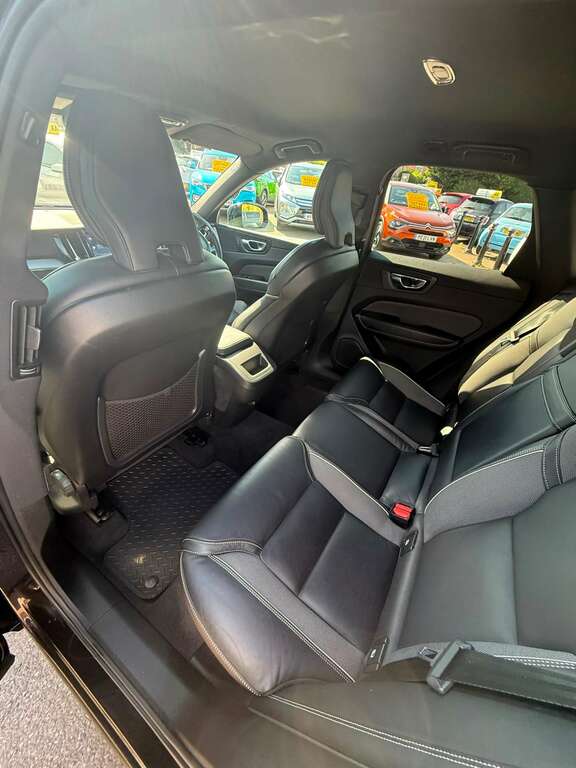 Volvo XC60 2.0 Xc60 R-design B4 Awd 4Wd Black #3