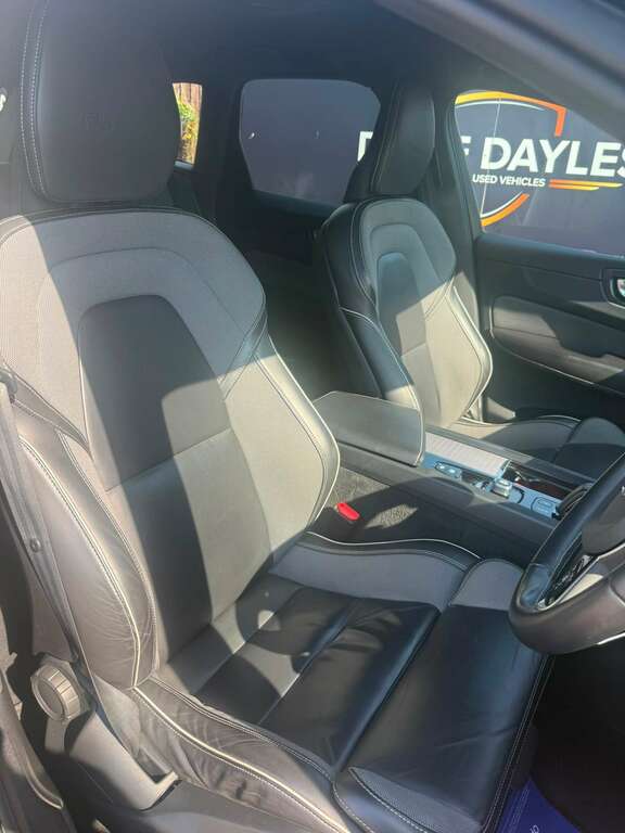 Volvo XC60 2.0 Xc60 R-design B4 Awd 4Wd Black #4