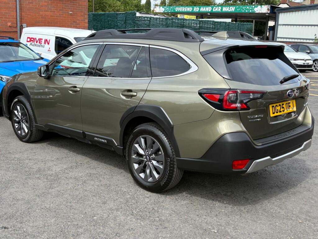 Subaru Outback Outback 2.5I - T White #29