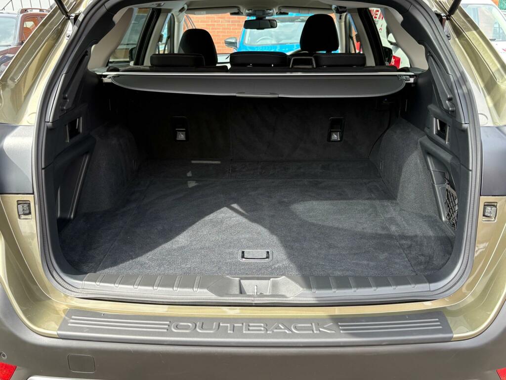 Subaru Outback Outback 2.5I - T White #32