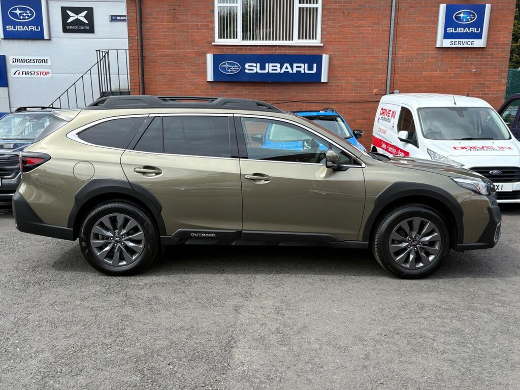 Subaru Outback Outback 2.5I - T White #9