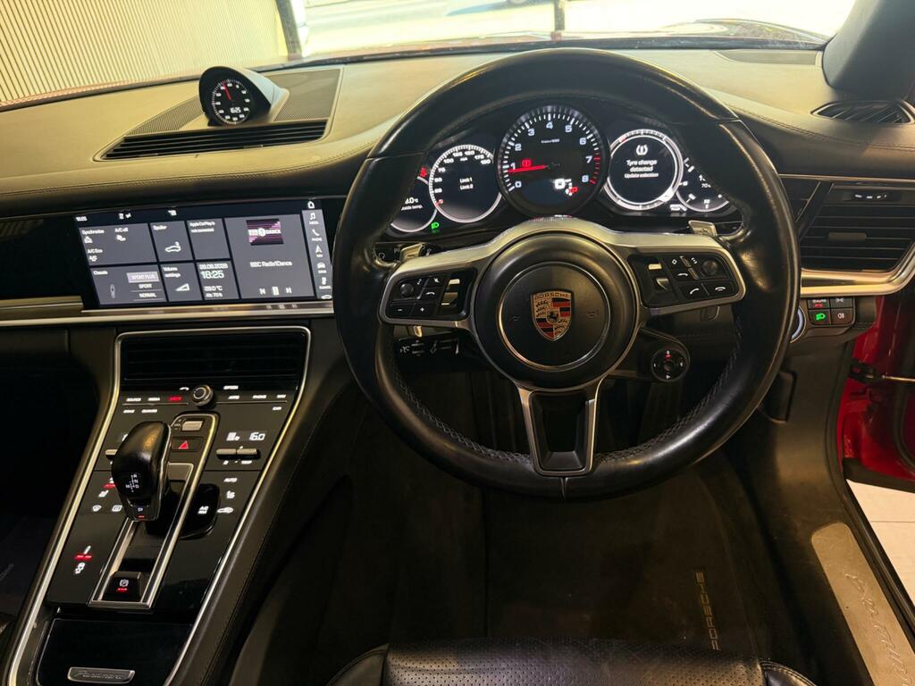 Porsche Panamera 4 E-hybrid Sport Turismo Black #35