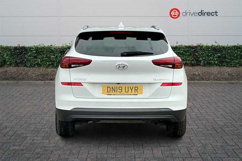 Hyundai Tucson 1.6 Gdi Se Nav Suv Euro 6 Ss DN19UYR White #4