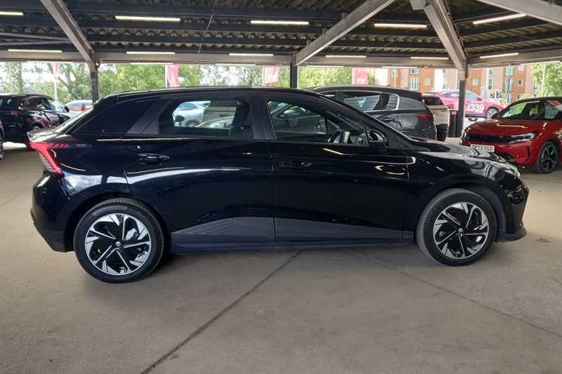 MG MG4 51Kwh Se Hatchback 170 Ps SL24AEZ Black #2