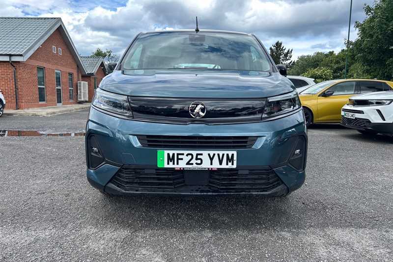 Vauxhall Combo-e Life 52Kwh Design XL Mpv 7.4Kw Charg Blue #2