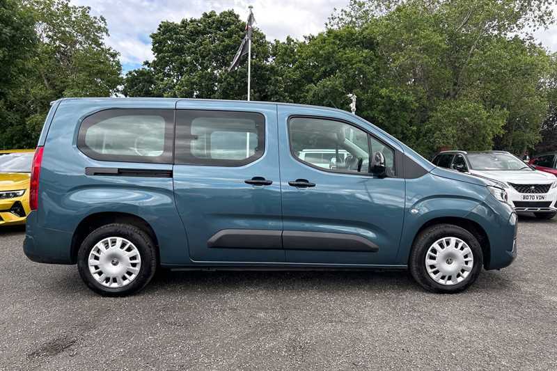 Vauxhall Combo-e Life 52Kwh Design XL Mpv 7.4Kw Charg Blue #3