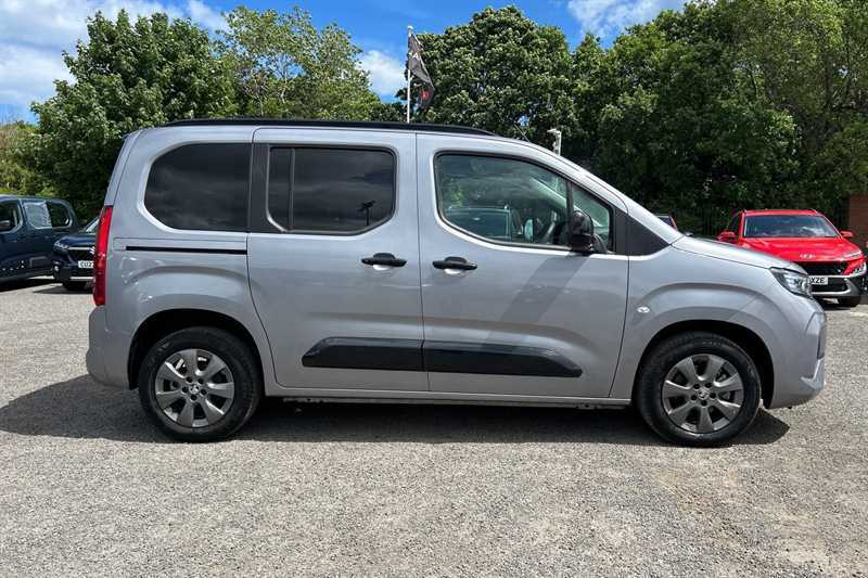 Vauxhall Combo-e Life 52Kwh Ultimate Mpv 7.4Kw Charge CJ25AWX Grey #2