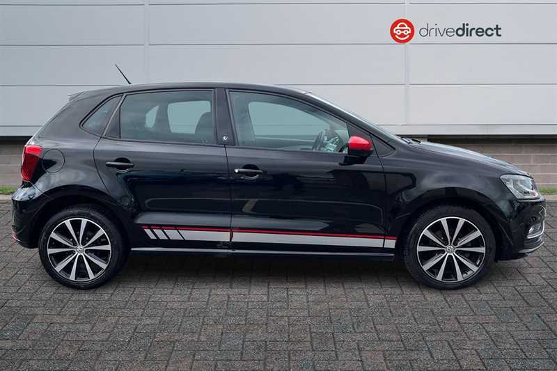 Volkswagen Polo 1.2 Tsi Bluemotion Tech Beats Hatchback VK66VOH Black #2
