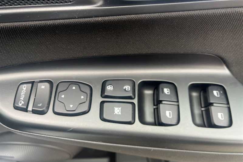 Hyundai Kona #16