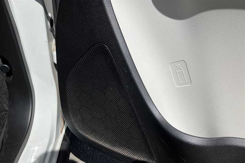 Suzuki Ignis Ignis Sz-t Dualjet White #26