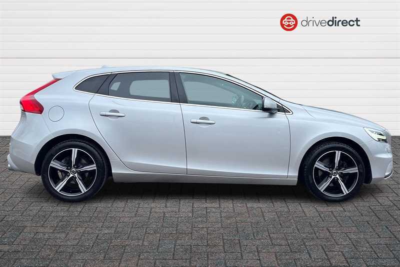 Volvo V40 2.0 T2 R-design Edition Hatchback Manua FL69THV Silver #2