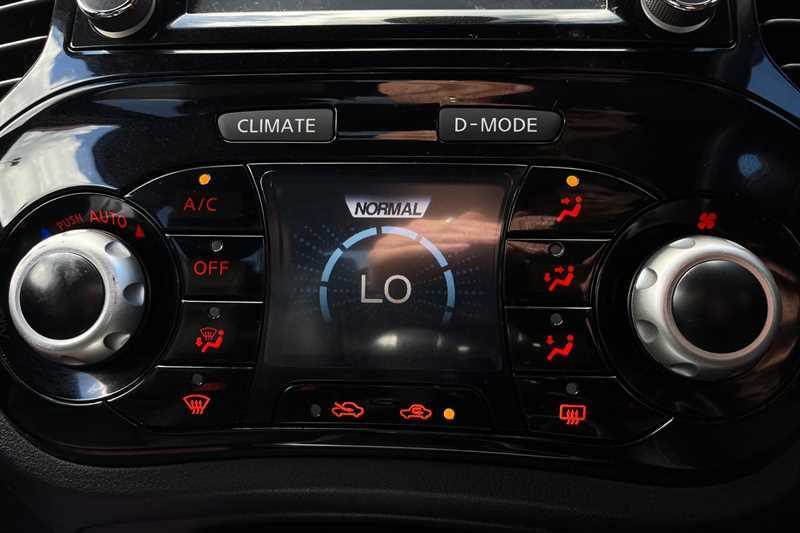 Nissan Juke Acenta Black #15