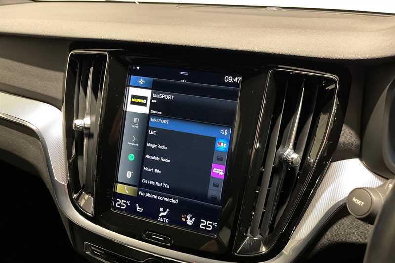 Volvo S60 R-design, B5 Mild Hybrid Climate Pack, Satnav, Da Red #17