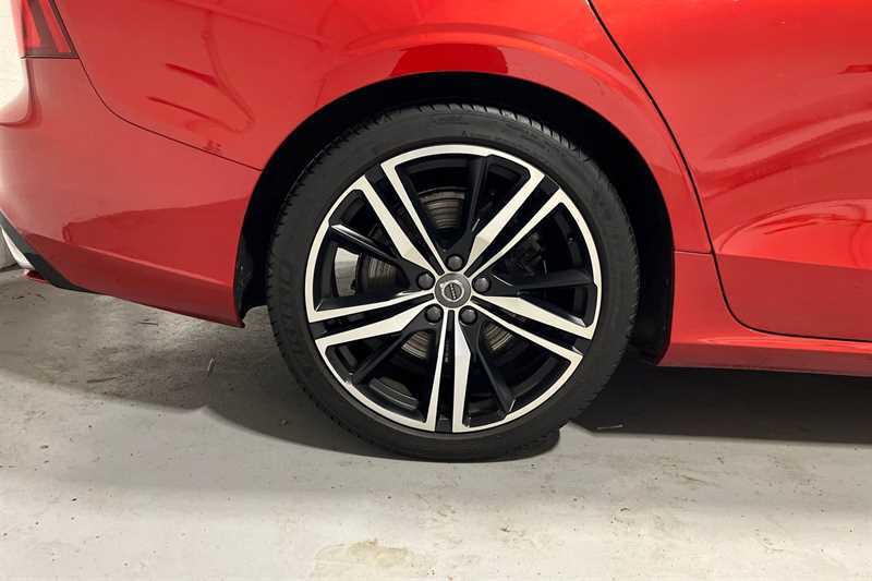 Volvo S60 R-design, B5 Mild Hybrid Climate Pack, Satnav, Da Red #10