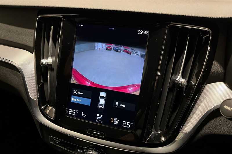 Volvo S60 R-design, B5 Mild Hybrid Climate Pack, Satnav, Da Red #19