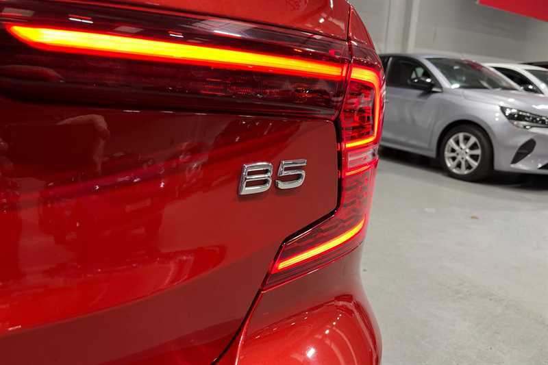 Volvo S60 R-design, B5 Mild Hybrid Climate Pack, Satnav, Da Red #30