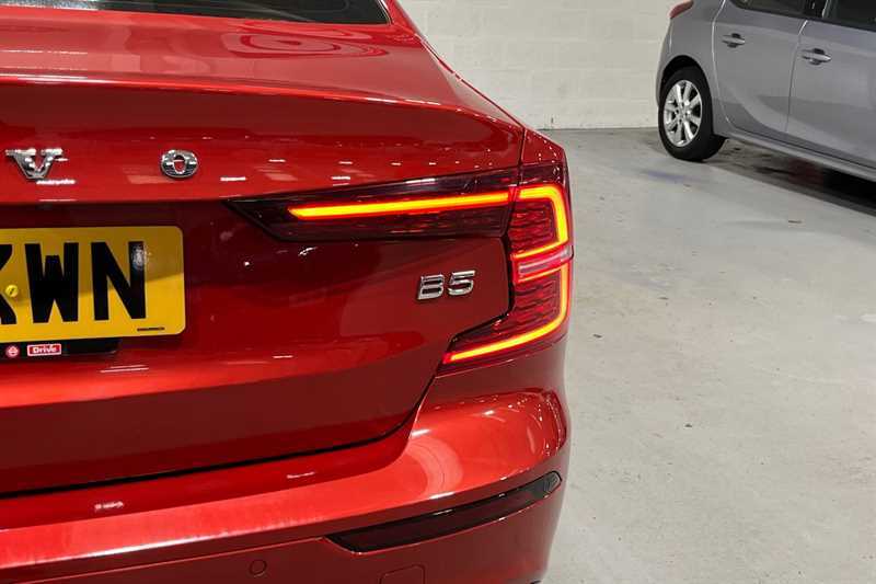 Volvo S60 R-design, B5 Mild Hybrid Climate Pack, Satnav, Da Red #32