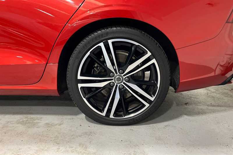 Volvo S60 R-design, B5 Mild Hybrid Climate Pack, Satnav, Da Red #11