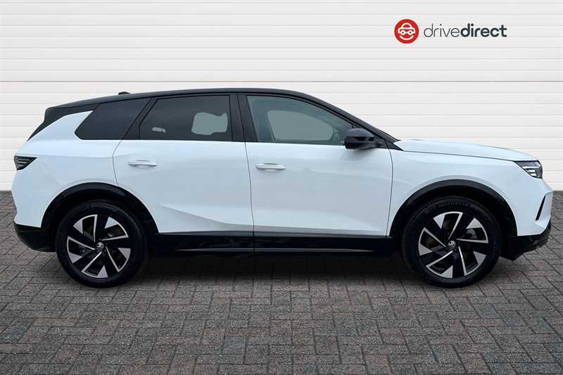 Vauxhall Grandland 73Kwh Gs Suv 213 Ps DL25KBJ White #2