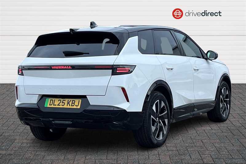 Vauxhall Grandland 73Kwh Gs Suv 213 Ps DL25KBJ White #3