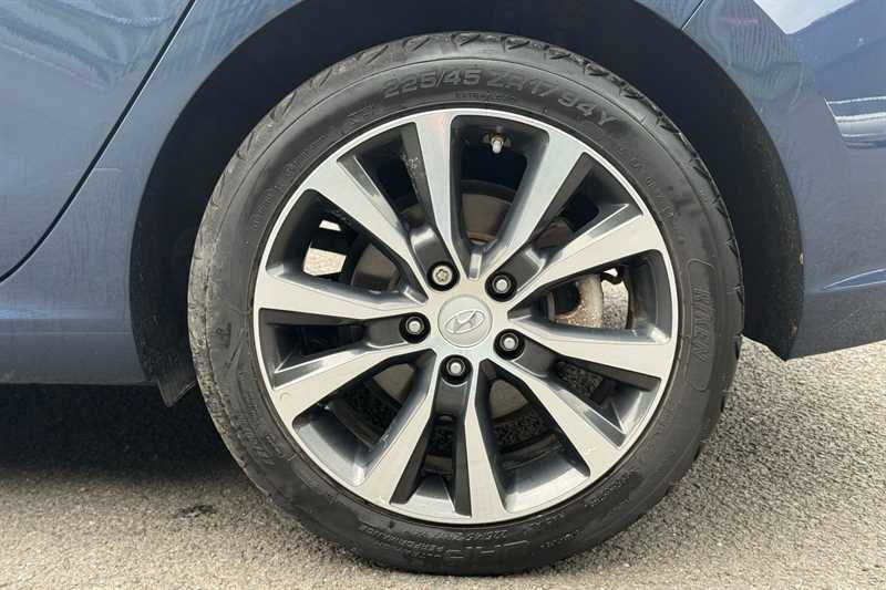 Hyundai I30 1.6 Crdi Premium Grey #11