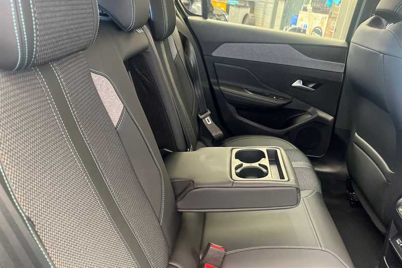 Peugeot 308 Hatchback White #37