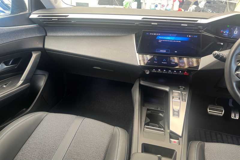 Peugeot 308 Hatchback White #14