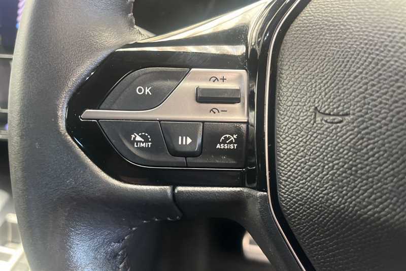 Peugeot 308 Hatchback White #20