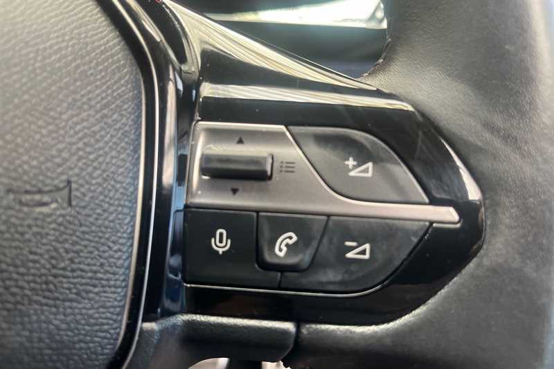 Peugeot 308 Hatchback White #21
