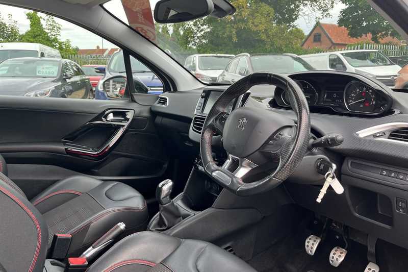 Peugeot 208 1.2 Puretech Gt Line Hatchback E White #2