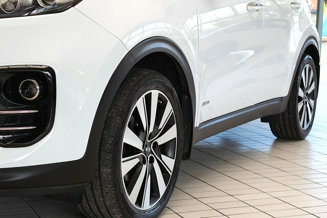 Kia Sportage Crdi Kx-3 Suv SP66OCL White #3