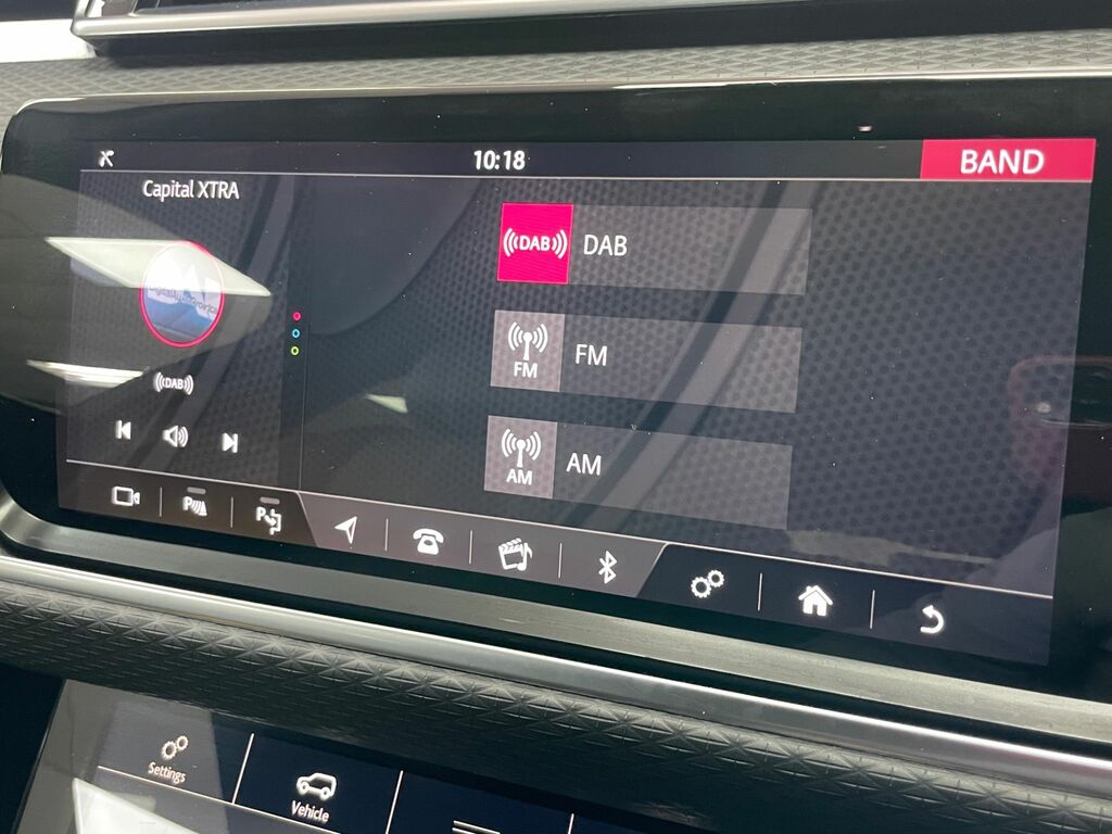 Land Rover Range Rover Velar R-dynamic Black #36