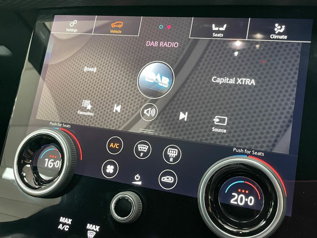 Land Rover Range Rover Velar R-dynamic Black #41