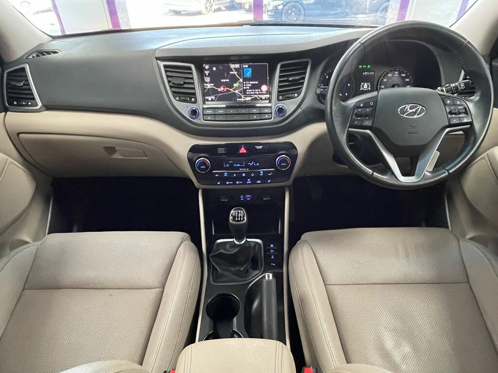 Hyundai Tucson Crdi Se Nav White #2