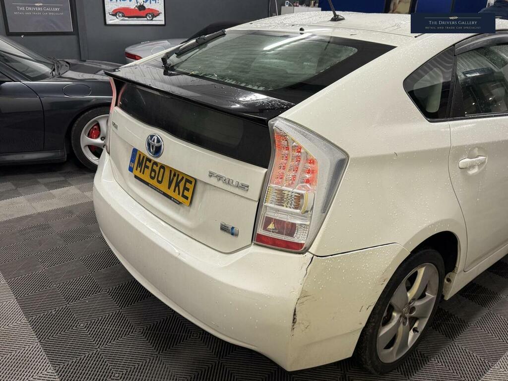Toyota Prius Hatchback 1.8 Vvt-h T Spirit Cvt Euro 5 Ss MF60VKE White #6