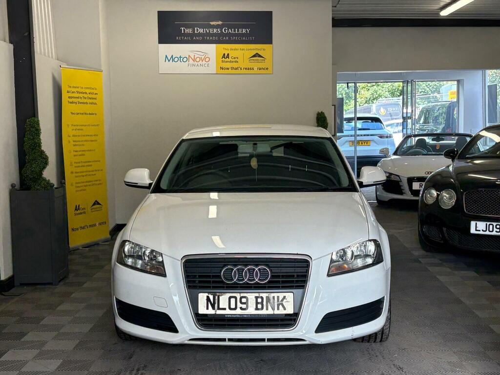 Audi A3 Hatchback 1.6 Technik Euro 4 200909 White #3