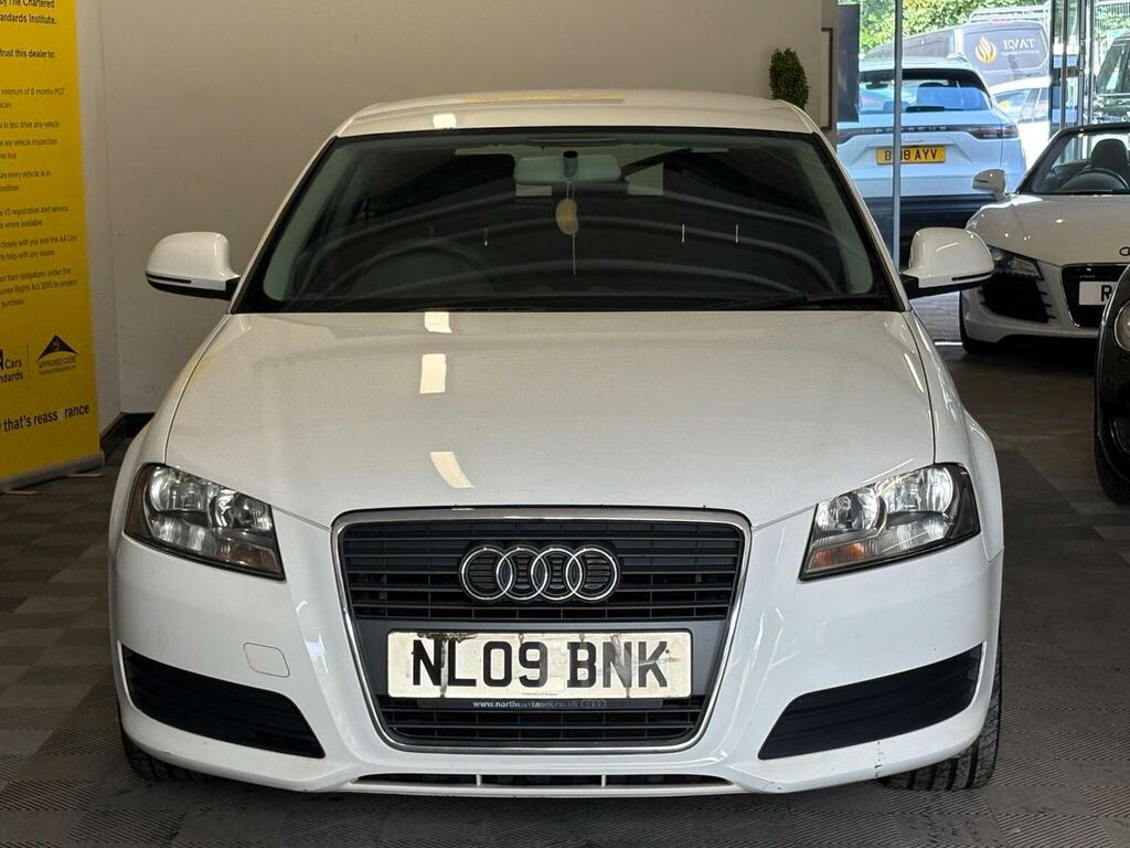 Audi A3 Hatchback 1.6 Technik Euro 4 200909 White #4