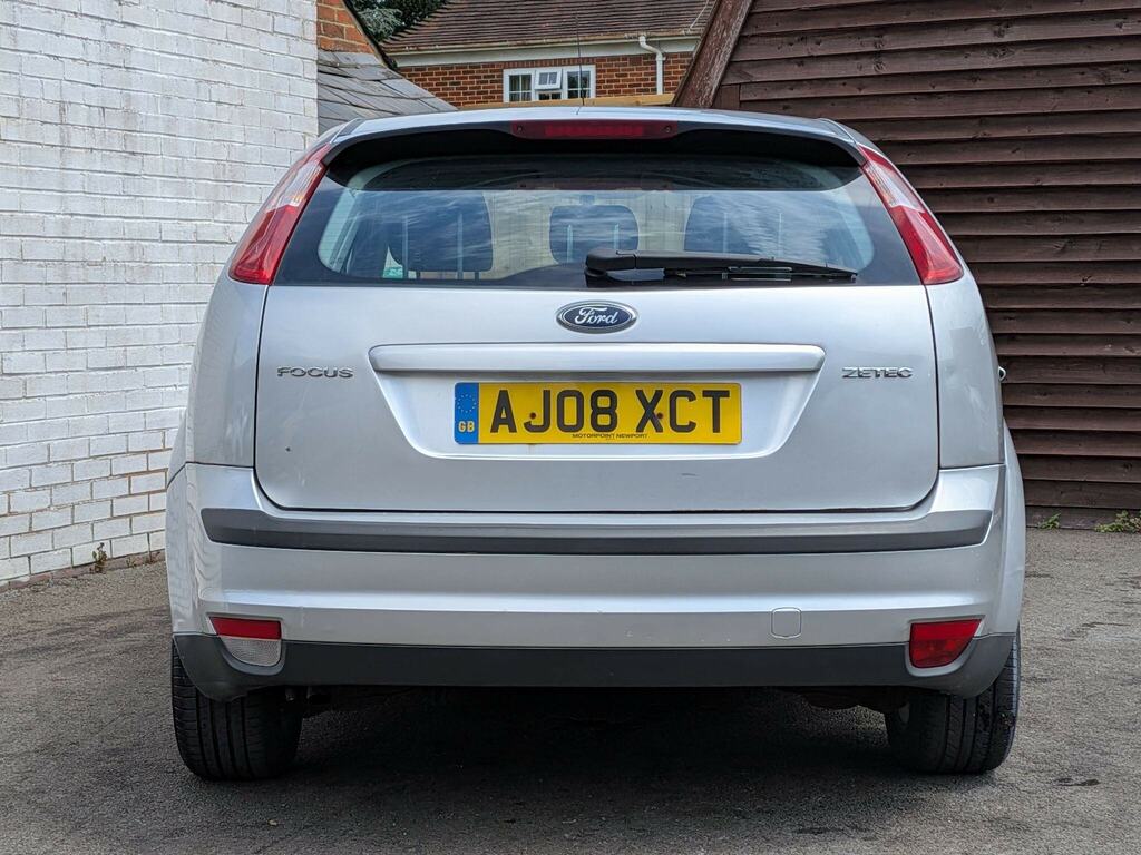 Ford Focus 1.6 Zetec Climate AJ08XCT Silver #5