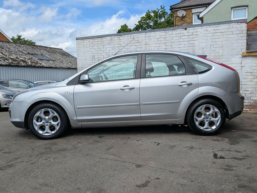 Ford Focus 1.6 Zetec Climate AJ08XCT Silver #4