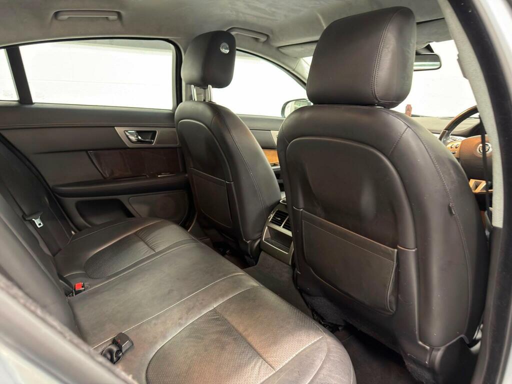 Jaguar XF Saloon Grey #15