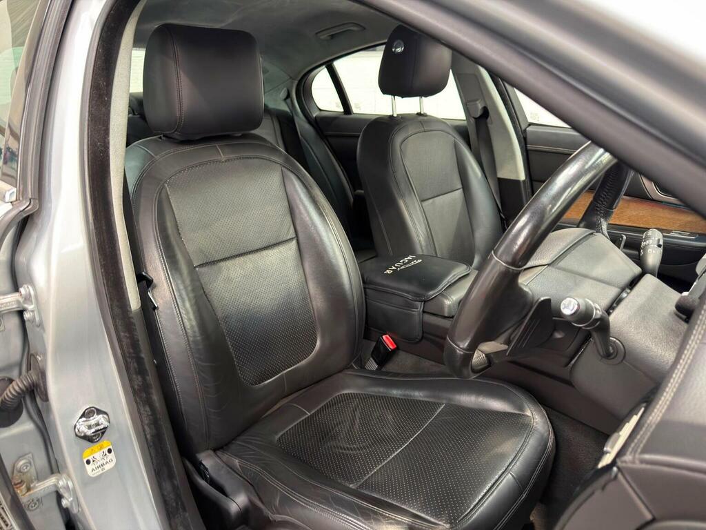 Jaguar XF Saloon Grey #12