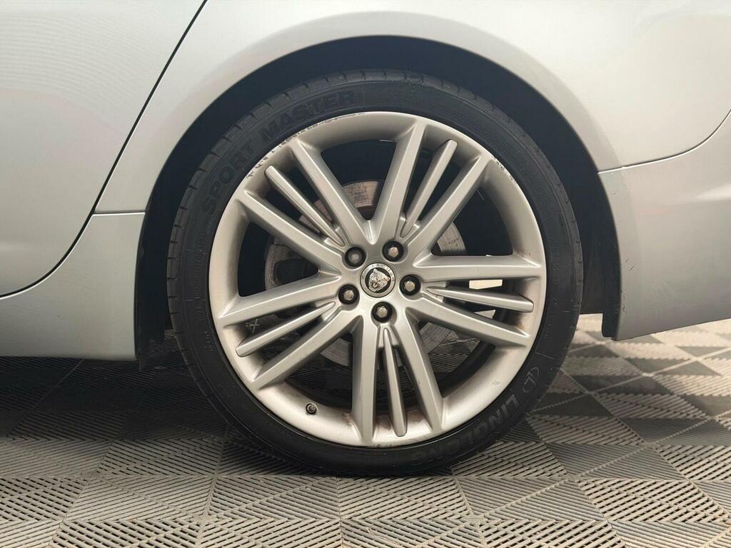 Jaguar XF Saloon Grey #29