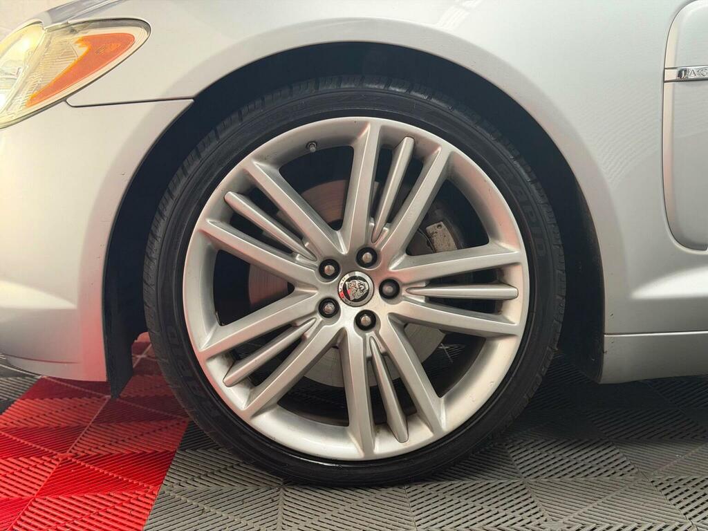 Jaguar XF Saloon Grey #30