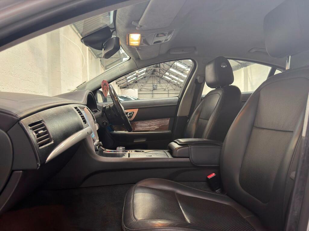 Jaguar XF Saloon Grey #40